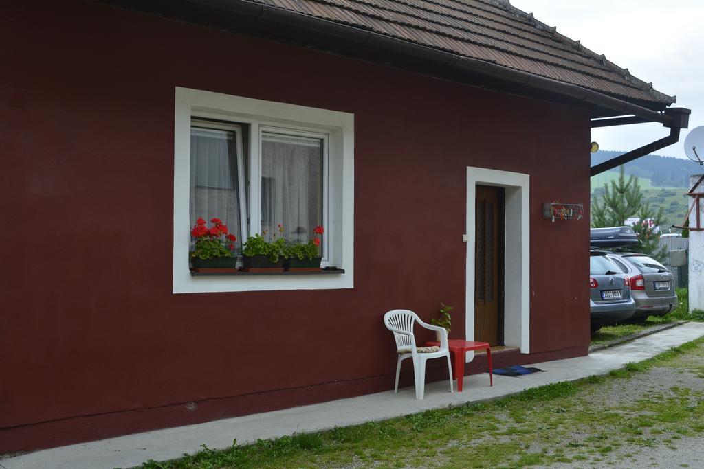 Begonia-Dom S Jednou Spalnou Bešeňová Quarto foto